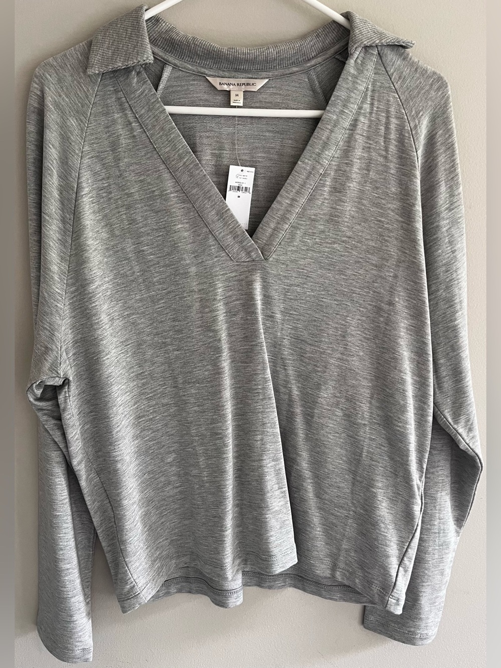 Banana Republic V-Neck Long Sleeve Top NEW